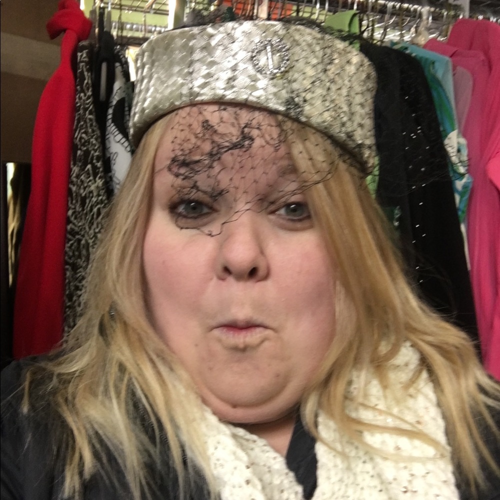 Meet your Posher, Ashley